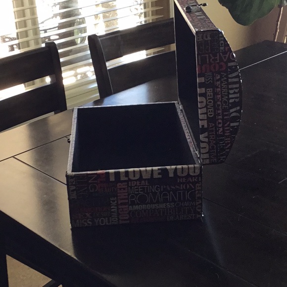 A  girls box - Picture 3 of 4